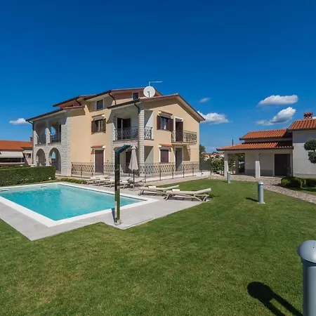 Mihael With Pool And Beautiful Garden * Vižinada