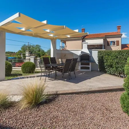 Mihael With Pool And Beautiful Garden *