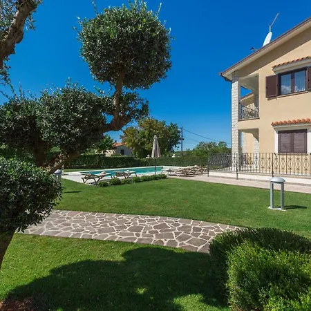 Mihael With Pool And Beautiful Garden