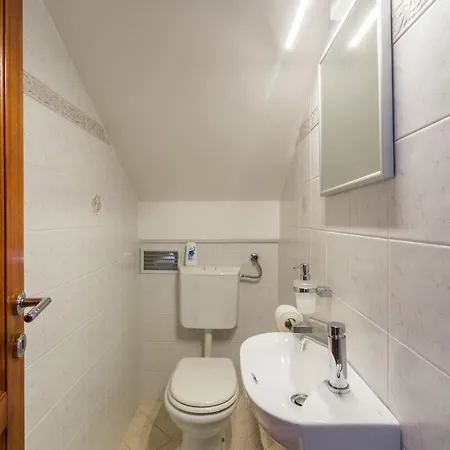 Apartment Mihael With Pool And Beautiful Garden