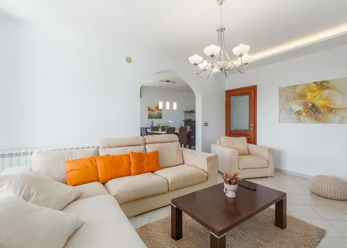 Lägenhet Mihael With Pool And Beautiful Garden Vižinada