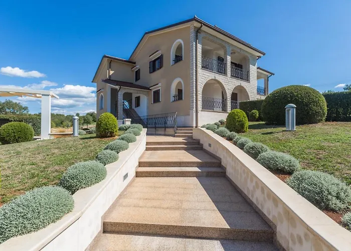 Lägenhet Mihael With Pool And Beautiful Garden