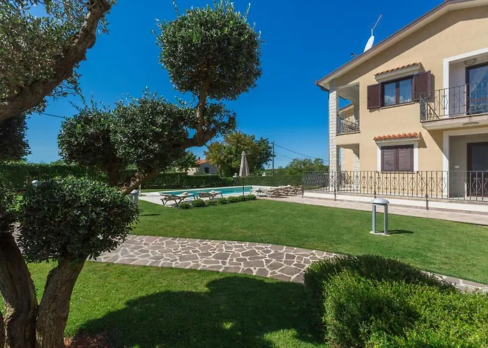 Mihael With Pool And Beautiful Garden