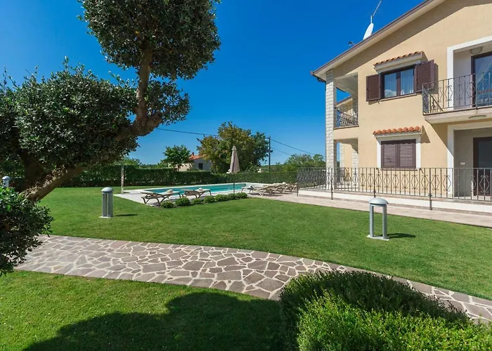 Mihael With Pool And Beautiful Garden