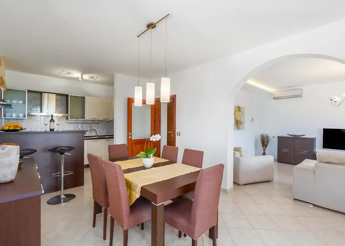 Mihael With Pool And Beautiful Garden * Vižinada