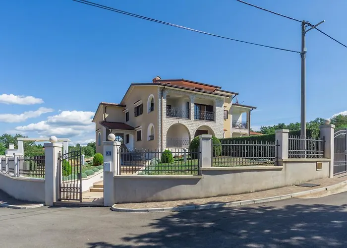 Lägenhet Mihael With Pool And Beautiful Garden Vižinada